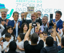 O governador em exercício Darci Piana participa nesta terça-feira (8) da abertura do Fórum Paranaense de Turismo Religioso, que acontece em Foz do Iguaçu entre 8 e 10 de abril. Foto: Geraldo Bubniak/AEN