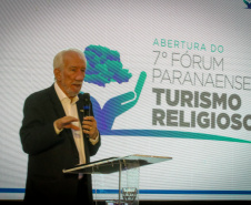 O governador em exercício Darci Piana participa nesta terça-feira (8) da abertura do Fórum Paranaense de Turismo Religioso, que acontece em Foz do Iguaçu entre 8 e 10 de abril. Foto: Geraldo Bubniak/AEN