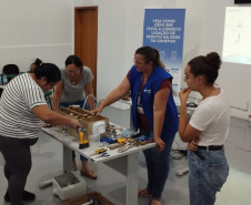 SANEPAR qualifica comunidade para fazer a ligação de esgoto e pequenos reparos hidráulicos