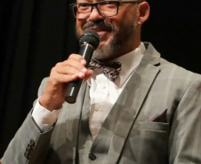 O concerto que a Osuel apresenta no Cine Teatro Ouro Verde contará com a participação especial de Edinho Moreno, como narrador. 