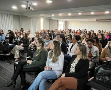  Sesa capacita profissionais para ampliar o cuidado com a infância no Paraná