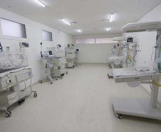 Darci Piana inaugura nova UTI neonatal da Santa Casa de Cornélio Procópio