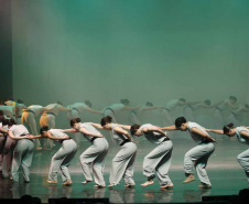 : Grupo de dança do Colégio Estadual do Paraná prepara turnê em homenagem a Poty Lazzarotto