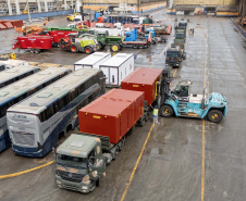 Porto de Paranaguá recebe estruturas gigantes do Exército