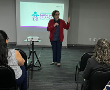  Sesa capacita profissionais para ampliar o cuidado com a infância no Paraná