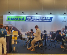 SETI Paraná fortalece internacionalização universitária em evento global de educação