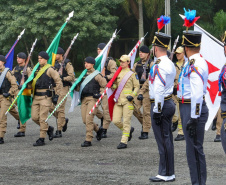 PMPR entrega Espadim Tiradentes para 106 cadetes do curso de ofici ais