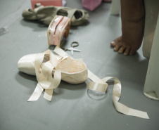 Muito além da sapatilha: o processo de iniciação às pontas na Escola de Dança Teatro Guaíra