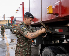 Porto de Paranaguá recebe estruturas gigantes do Exército