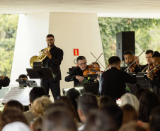 Concerto da Orquestra Sinfônica do Paraná no Museu Oscar Niemeyer é sucesso de público