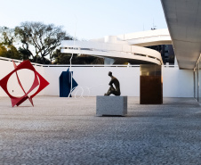 MON promove roda de conversa e laboratório de escultura gratuito para educadores