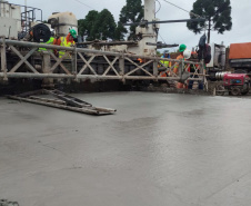 primeiras placas de concreto da duplicação da PRC-466 entre Guarapuava e Palmeirinha