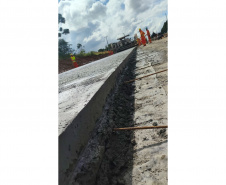 primeiras placas de concreto da duplicação da PRC-466 entre Guarapuava e Palmeirinha