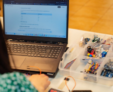 Escolas estaduais de educação em tempo integral recebem mais 3 mil kits de robótica