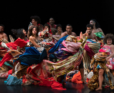Festival Curitiba - Premiado no Brasil e com temporada em Paris, espetáculo de dança de Lia Rodrigues chega ao Teatro Guaíra