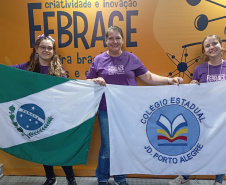 SEED ESTUDANTE PREMIADA MAIOR FEIRA DE CIÊNCIAS