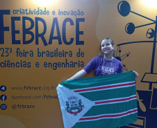 SEED ESTUDANTE PREMIADA MAIOR FEIRA DE CIÊNCIAS