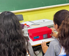  Estudantes de colégio estadual desenvolvem calculadora pedagógica para ajudar colegas a aprender tabuada