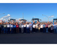 SEAB ENTREGA MÁQUINAS NOVA PRATA DO IGUAÇU