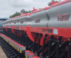 SEAB ENTREGA MÁQUINAS NOVA PRATA DO IGUAÇU