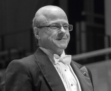 Desde 2022, a orquestra é liderada pelo maestro Roberto Tibiriçá, que já vinha atuando pela orquestra por 18 anos como regente convidado.