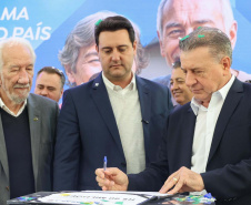 Estado assina contratos do Vida Nova para construir 2,5 mil casas para famílias de áreas de risco