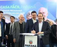 Estado assina contratos do Vida Nova para construir 2,5 mil casas para famílias de áreas de risco