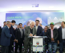 Casa Fácil Paraná chega a 110 mil famílias beneficiadas e investirá mais R$ 1,5 bilhão
