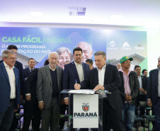 Casa Fácil Paraná chega a 110 mil famílias beneficiadas e investirá mais R$ 1,5 bilhão