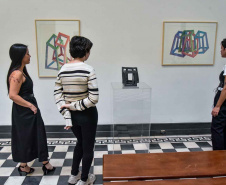 MAC Paraná promove atividade com artistas e curador da mostra  “Somos Este Tipo de Gente”