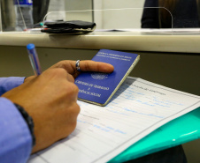 SETR Mutirão da Empregabilidade Negra oferece mais de 1.000 vagas de emprego em Curitiba, no dia 14 de maio