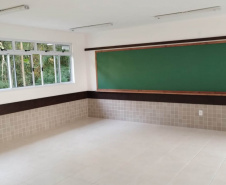 Substituição de salas de madeira já beneficiou mais de 12 mil alunos de escolas do Paraná