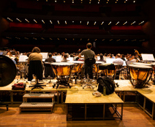 Famílias, movimentos, disposição no palco: confira como funciona uma orquestra sinfônica