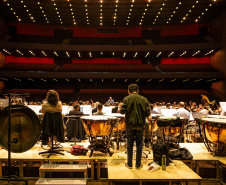 Famílias, movimentos, disposição no palco: confira como funciona uma orquestra sinfônica