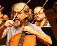 Unidos pelo amor à música: histórias de quem dá vida à Orquestra Sinfônica do Paraná