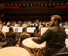 Famílias, movimentos, disposição no palco: confira como funciona uma orquestra sinfônica