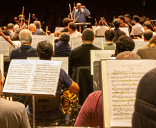 Famílias, movimentos, disposição no palco: confira como funciona uma orquestra sinfônica