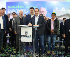 Estado assina contratos do Vida Nova para construir 2,5 mil casas para famílias de áreas de risco