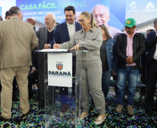 Estado assina contratos do Vida Nova para construir 2,5 mil casas para famílias de áreas de risco