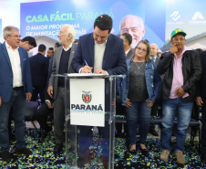 Estado assina contratos do Vida Nova para construir 2,5 mil casas para famílias de áreas de risco