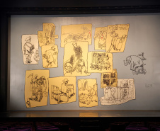  A passagem de Mila pelo Guaíra e pela OSP também está marcada em uma obra do artista paranaense Poty Lazzarotto dentro do teatro, desconhecida pelo público em uma das cortinas corta-fogo, a do Guairinha.