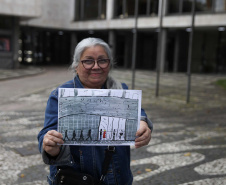 Fã da Orquestra Sinfônica do Paraná e de Beatles, artista ilustra concertos há mais de uma década