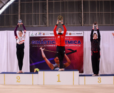 Ginástica Rítmica encanta público no ginásio da Secretaria do Esporte com presença de Barbara Domingos