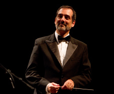Concerto da Orquestra Sinfônica do Paraná com repertório dos Beatles destaca a influência da música clássica na obra da banda