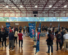 SETR - Ação de empregos em Curitiba usou modelo das Olimpíadas de Paris e teve mais de 100 participantes