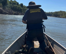 IAT - Operação de fiscalização contra a pesca predatória no Oeste e Noroeste do Paraná terminou com a aplicação de R$ 4 mil em multas e o recolhimento de materiais proibidos