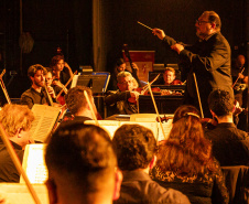 Alexandre Brasolin, violinista da Orquestra Sinfônica do Paraná e maestro convidado nos concertos do projeto Guaíra para Todos