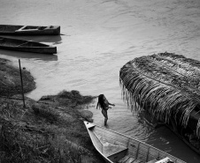 BRDE - mergulho caleidoscópico entre dragas e dragões, da fotógrafa Vilma Slomp nova exposição no Espaço Cultural BRDE