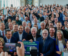 O governador em exercício, Darci Piana, anuncia um pacote de investimentos de R$ 54 milhões destinado à modernização da Rede Sine/PR e à ampliação da oferta de cursos de qualificação profissional em 311 municípios do Estado.