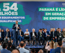 O governador em exercício, Darci Piana, anuncia um pacote de investimentos de R$ 54 milhões destinado à modernização da Rede Sine/PR e à ampliação da oferta de cursos de qualificação profissional em 311 municípios do Estado.
